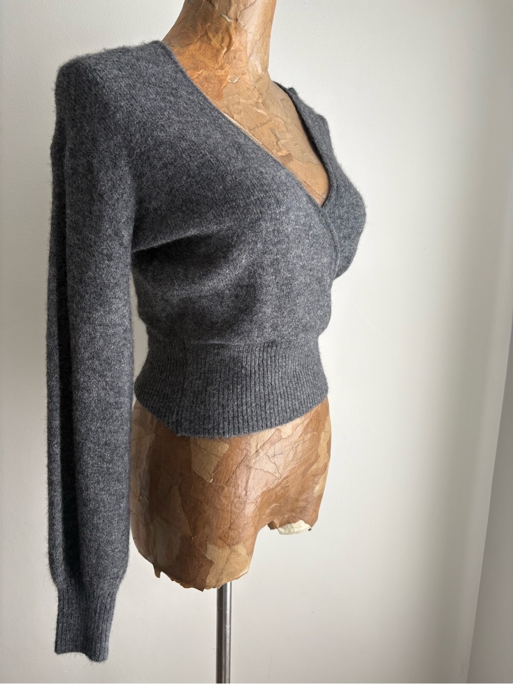 NWT Wilfred Aritzia Heather Charcoal Wrap Sweater 2XS - Picture 6 of 9